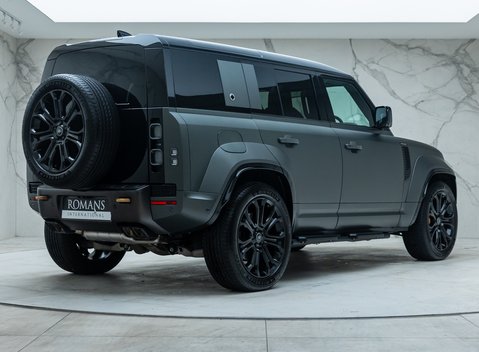 Land Rover Defender 110 OCTA EDITION ONE 7