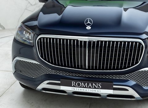 Mercedes-Benz GLS 600 32