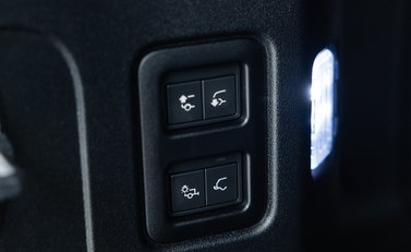 Land Rover Defender 110 V8 34