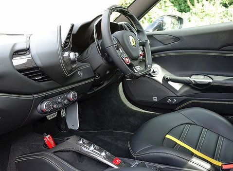 Ferrari 488 Spider 27