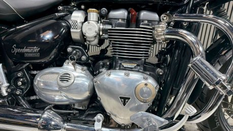Triumph Speedmaster 2019 ONLY 24K LONG MOT PANNIERS SISSY BAR CRUISER ROADSTER 40