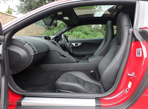 Jaguar F-Type V6 Coupe 13