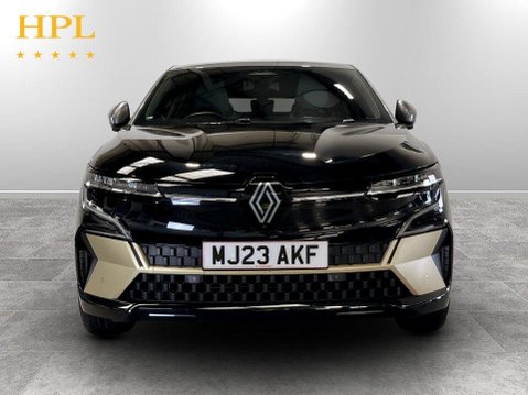 Renault Megane E-Tech 60kWh iconic Hatchback 5dr Electric Auto (optimum charge) (220 ps) 1 Owner 2