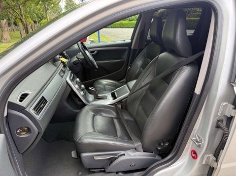 Volvo V70 2.0 V70 SE Luxury D4 Auto 5dr 11