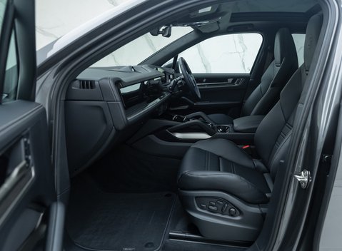 Porsche Cayenne TURBO E-HYBRID 19