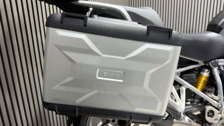 BMW R1200GS LC 2013 LOTS OF EXTRAS FULL LUGGAGE ONLY 36K SERVICED 47