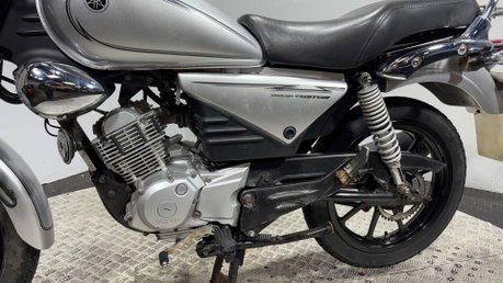 Yamaha YBR125 Custom 2012 ONLY 11K PROJECT BIKE SPARES OR REPAIR 125CC LEARNER 9