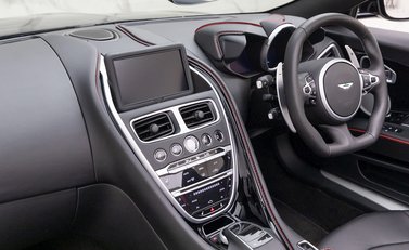 Aston Martin DBS Superleggera Volante 16