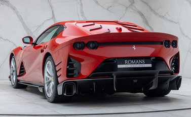Ferrari 812 Competizione 10