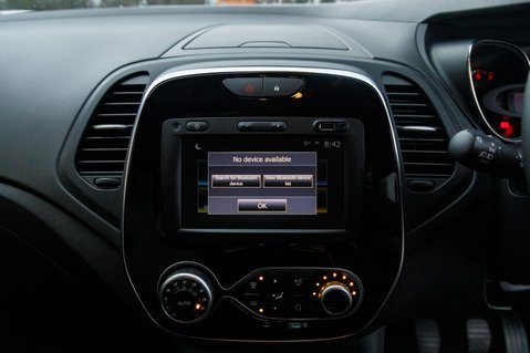 Renault Captur ICONIC TCE 25