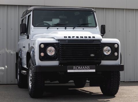 Land Rover Defender 90 Landmark 1
