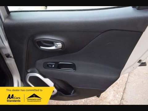 Jeep Renegade 1.4 Renegade Longitude 5dr 38