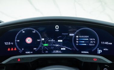 Porsche Taycan 4S Cross Turismo 19