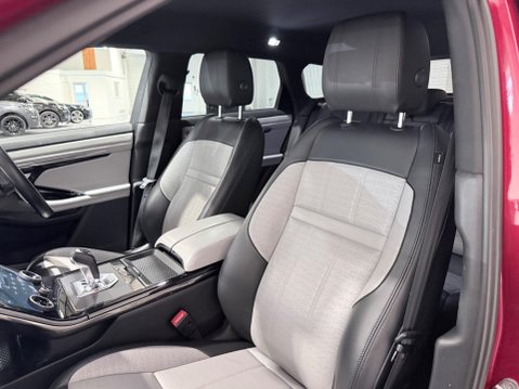 Land Rover Range Rover Evoque 1.5 P300e 12.2kWh R-Dynamic HSE Auto 4WD Euro 6 (s/s) 5dr 14