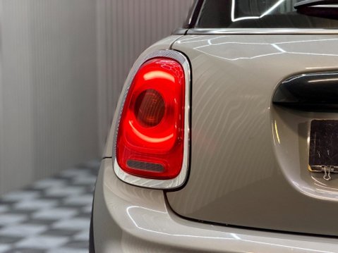 Mini Hatch 2.0 Cooper S Auto Euro 6 (s/s) 3dr 33