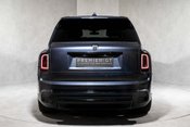 Rolls-Royce Cullinan V12. DYNAMIC PACKAGE. ACTIVE CRUISE. SHOOTING STAR HEADLINER. HUD 5