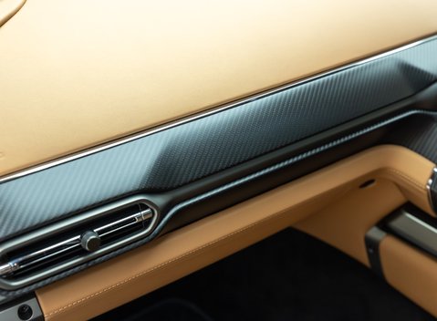 Aston Martin Vanquish V12 22