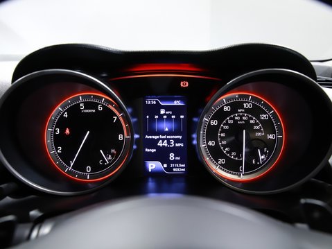 Suzuki Swift 1.2 Dualjet 83 12V Hybrid SZ5 5dr Auto 22
