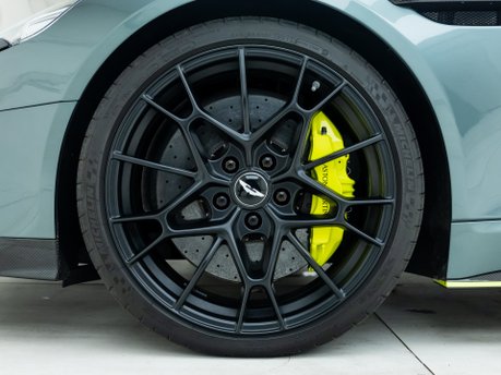 Aston Martin Rapide AMR V12