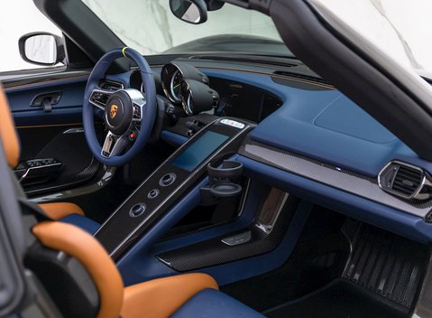 Porsche 918 Spyder Weissach 15