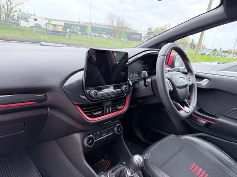 Ford Fiesta 1.0 ST-LINE X 9