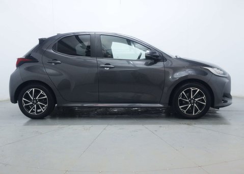 Toyota Yaris 1.5 Yaris Design HEV CVT 5dr 12