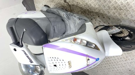 Piaggio Zip 2010 2 STROKE PROJECT SCOOTER SPARES OR REPAIR 50CC 21