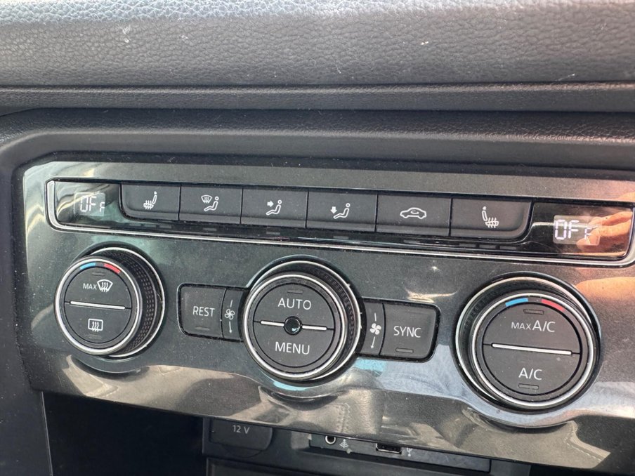 2017 Volkswagen Tiguan — image 24