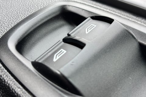 Ford Transit Custom 320 L2 Leader Panel Van - Air Con / Sat Nav 36