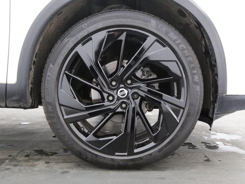 Nissan Qashqai 1.3 DIG-T MHEV Tekna+ XTRON Euro 6 (s/s) 5dr 28