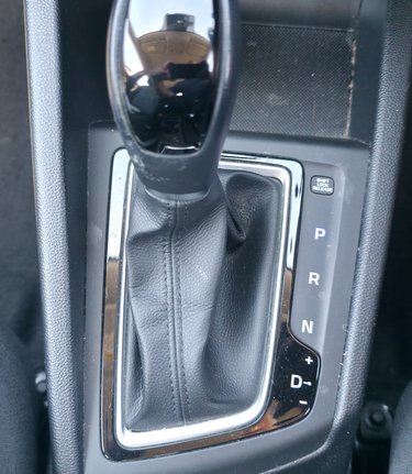 Hyundai i20 MPI SE.AUTOMATIC..1 PREVIOUS OWNER,18 STAMPS,AIR CON,LAST OWNER  9 YEARS. 3