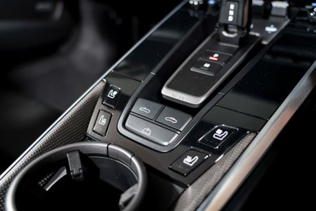 Porsche 911 TURBO S PDK. SPORTS CHRONO. HEATED & VENTILATED SEATS. PCCBS. SPORT EXHAUST 25