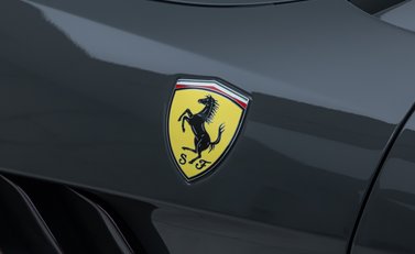 Ferrari GTC4 Lusso V12 TAILOR MADE 51