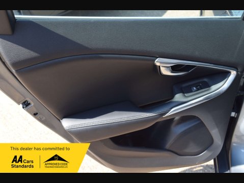 Volvo V40 2.0 V40 R-Design D2 5dr 27