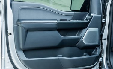 Ford F150 Raptor Supercrew 29