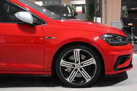 Volkswagen Golf R TSI 4MOTION DSG 6