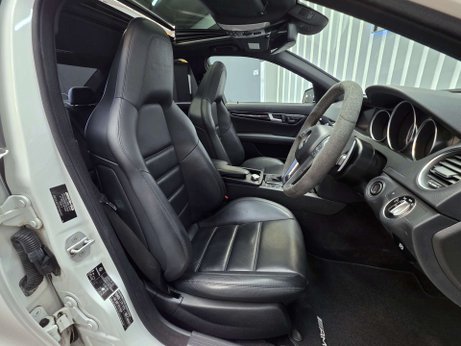 Mercedes-Benz C Class 6.3 C63 V8 AMG Edition 507 Saloon 4dr Petrol SpdS MCT Euro 5 (507 ps) 3