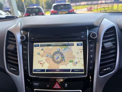 Hyundai i30 1.4 Blue Drive SE Nav Euro 6 (s/s) 5dr 27