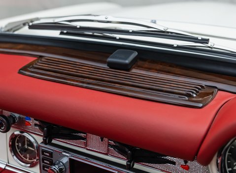 Mercedes-Benz 280 SL W113 Pagoda 22