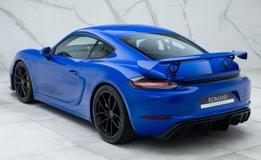 Porsche Cayman GT4 (718) 9