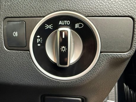 Mercedes-Benz A Class 2.1 A200d Sport (Premium) 7G-DCT Euro 6 (s/s) 5dr 21