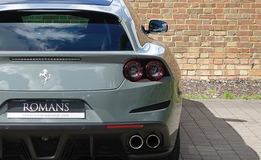 Ferrari GTC4 Lusso 15