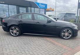 Jaguar XE R-DYNAMIC SE AUTO 6