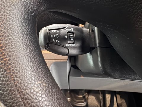 Vauxhall Vivaro 3100 75kWh Dynamic Auto L1 H1 6dr (7.4kW Charger) 14
