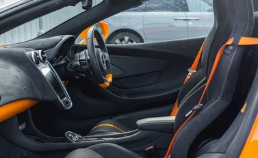 McLaren 570S Spider 14