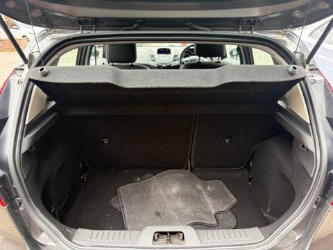 Ford Fiesta ZETEC 12