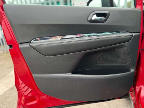 Peugeot 3008 1.6 3008 Allure e-HDi Semi-Auto 5dr 25