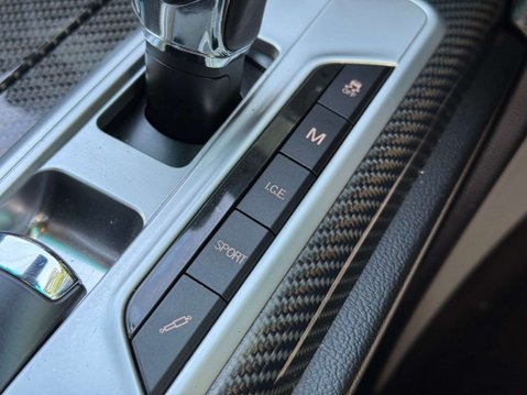 Maserati Quattroporte 3.0 Quattroporte DV6 Auto 4dr 49