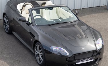 Aston Martin V12 Vantage S Roadster 6
