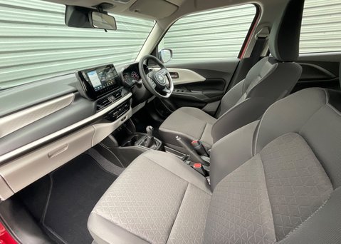 Suzuki Swift 1.2 Mild Hybrid Motion  11